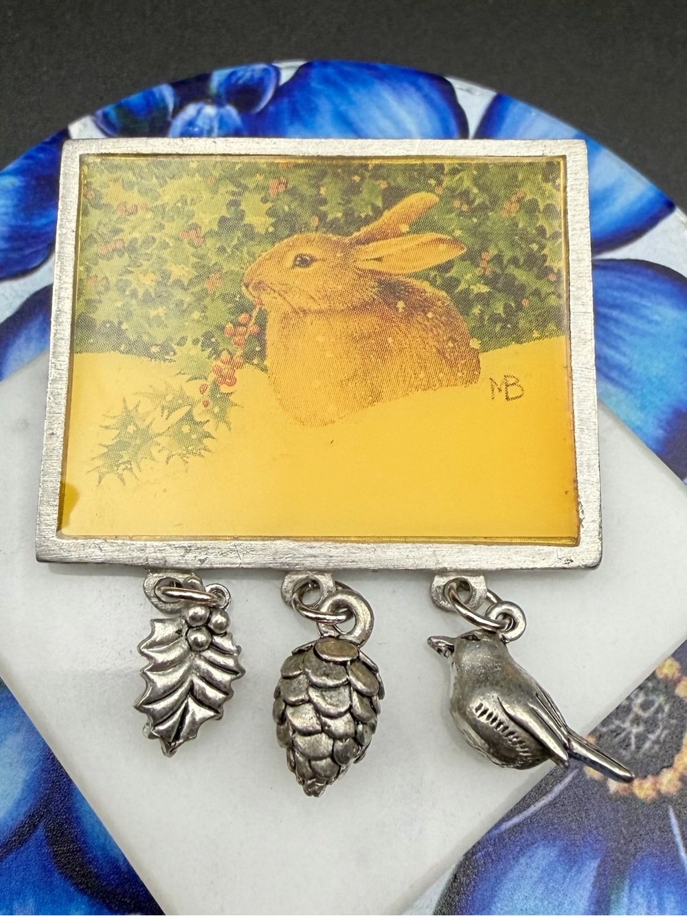Marjolein Bastin Brooch rabbit enamel dangles #625 bird pine cone leaf MB